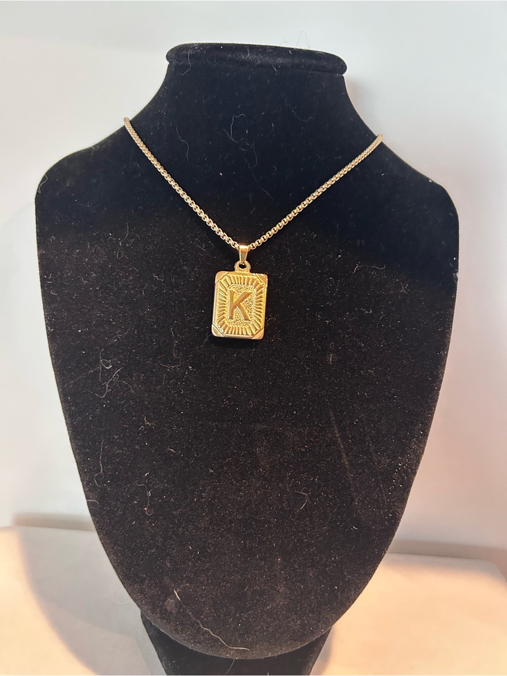 Gold Initial 'K' Pendant Necklace - Women Jewelry - Picture 1 of 4